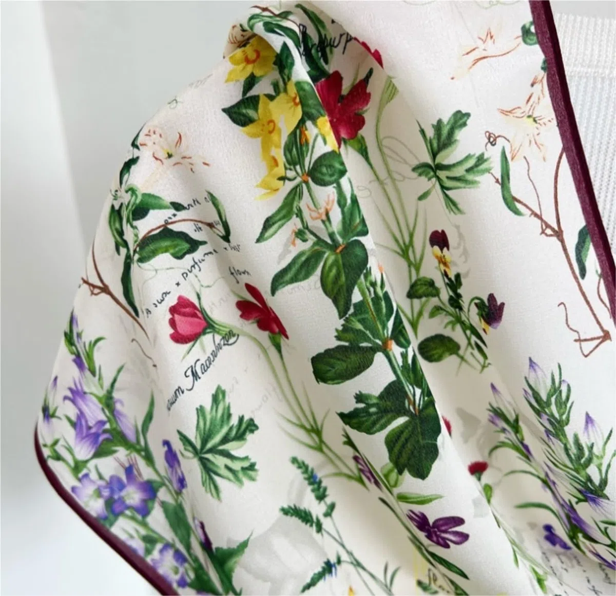 Bufanda Versátil Bufandas De Seda Morera para Mujer Bufanda Satén con Estampado Floral Envolturas para El Cabello Mantón Pañuelo Suaves