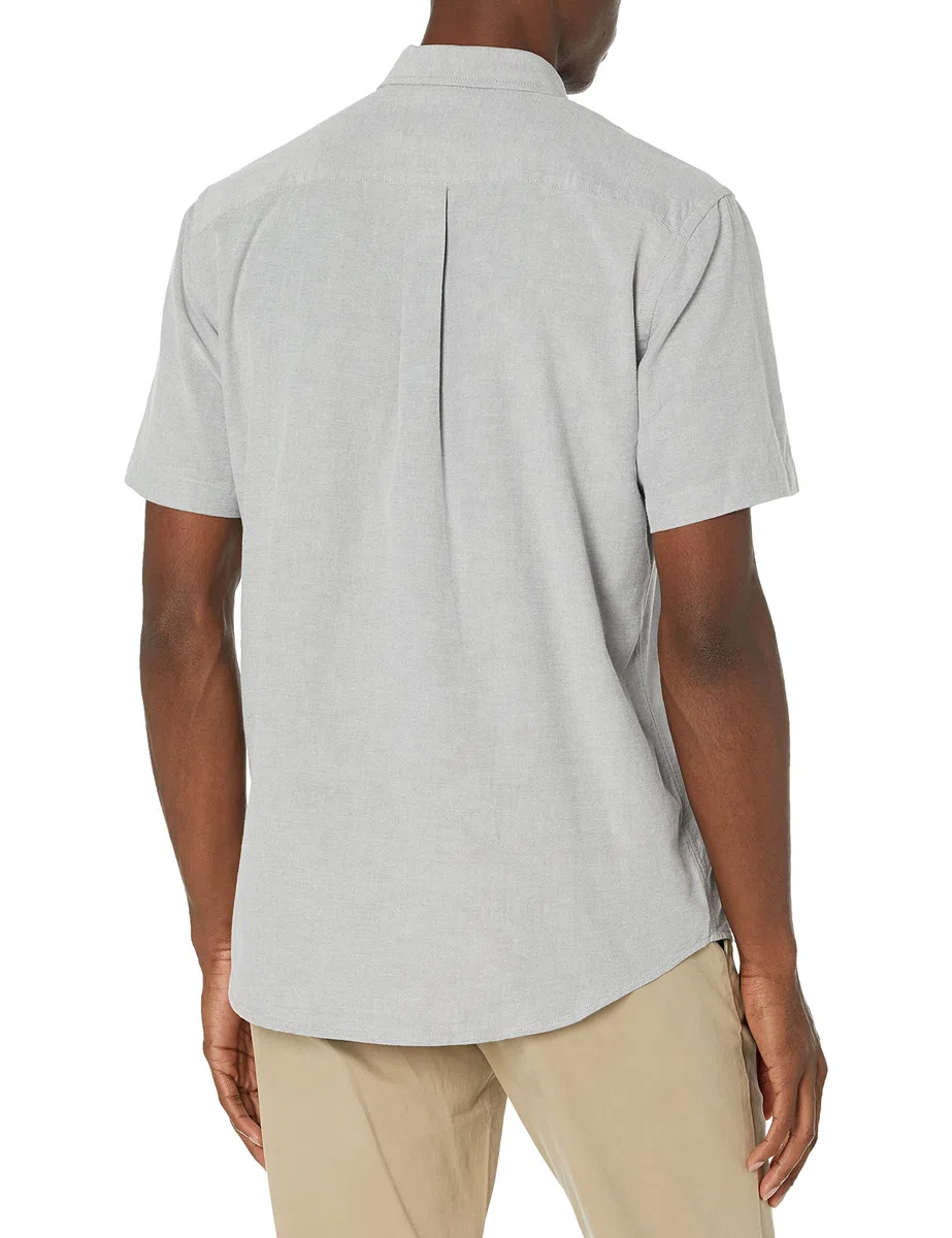 Amazon Essentials Camisa Oxford con Bolsillo de Manga Corta y Ajuste Normal Hombre