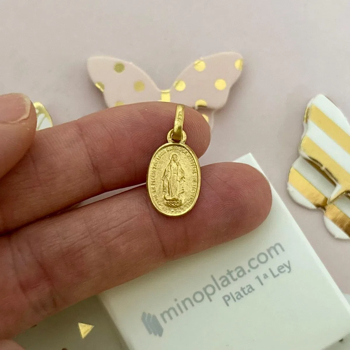Medalla Virgen Milagrosa de Plata de ley chapada en Oro 11x18mm