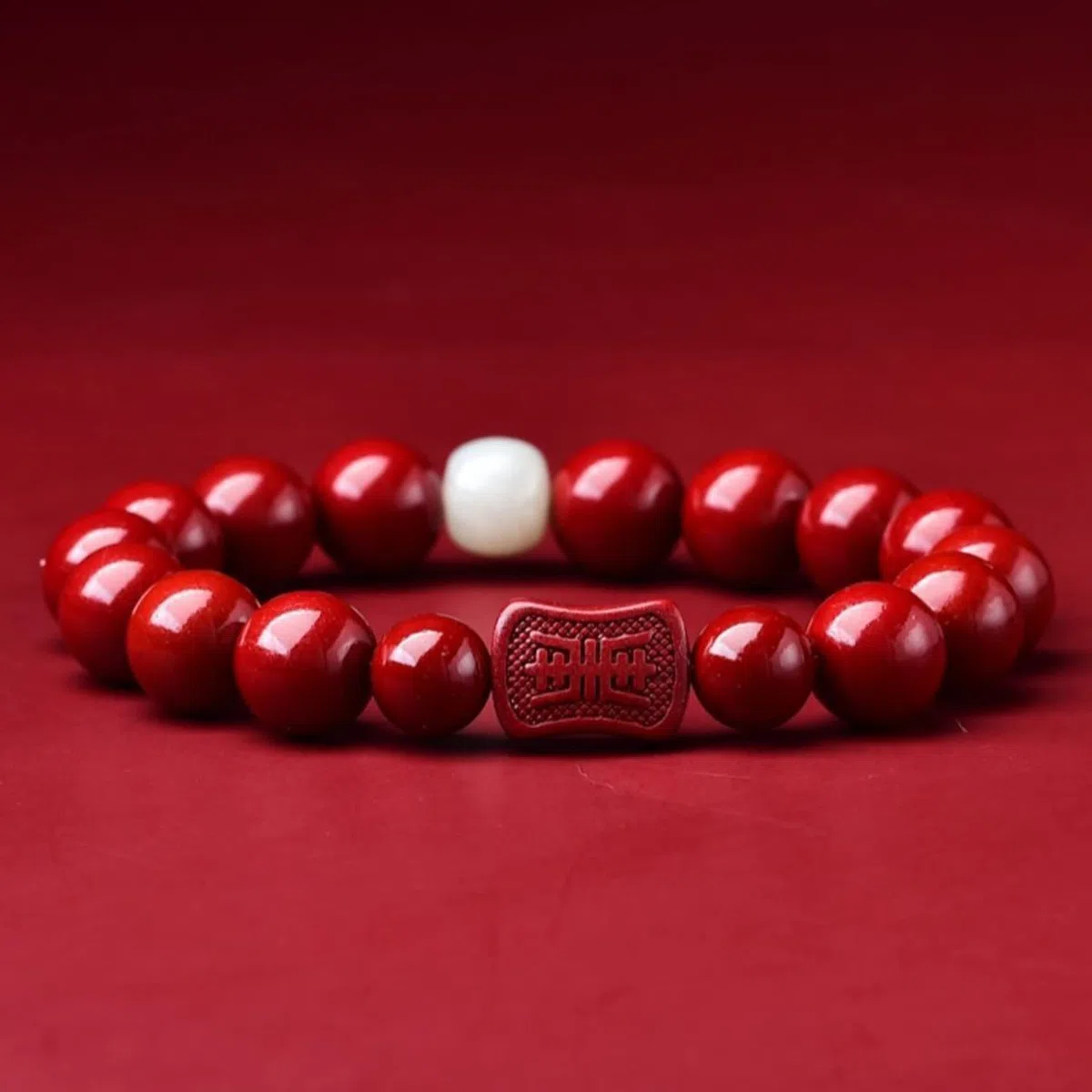 LNNSHX Pulsera Feng Shui Pulsera De Cuarzo De Cristal De Cinabrio Pulsera De Hilo Rojo Amuleto De Buena Suerte Pulsera Redonda De Cuentas Elástica Piedra Talismán Pulsera De Cristal Vintage Mujeres