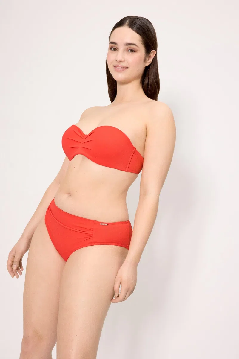 YSABEL MORA. Top Bikini Bandeau Micropiqué Coral Copa C. Sujeción Y Versatilidad con Aro Y Relleno. Tirantes Regulables Y Desmontables para Mayor Comodidad. Colección Sunset.