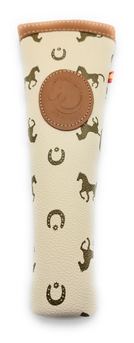 Abanico Plegable con Funda. Tela Estampada de Algodón sobre Madera. Dibujos de la Cultura española (Flamenco, Toreros, Toros, Bailaores etc...) (3 bailaoras Rojo)
