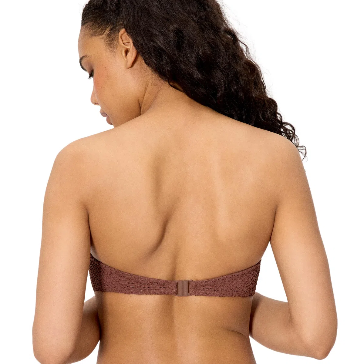 YSABEL MORA. Top Bikini Bandeau Tejido Calado Copa C. con Aro Y Relleno. Tirantes Regulables Y Desmontables. Opción Sin Tirantes. Combínalo con Braga A Juego para Look Completo .Colección Sand.