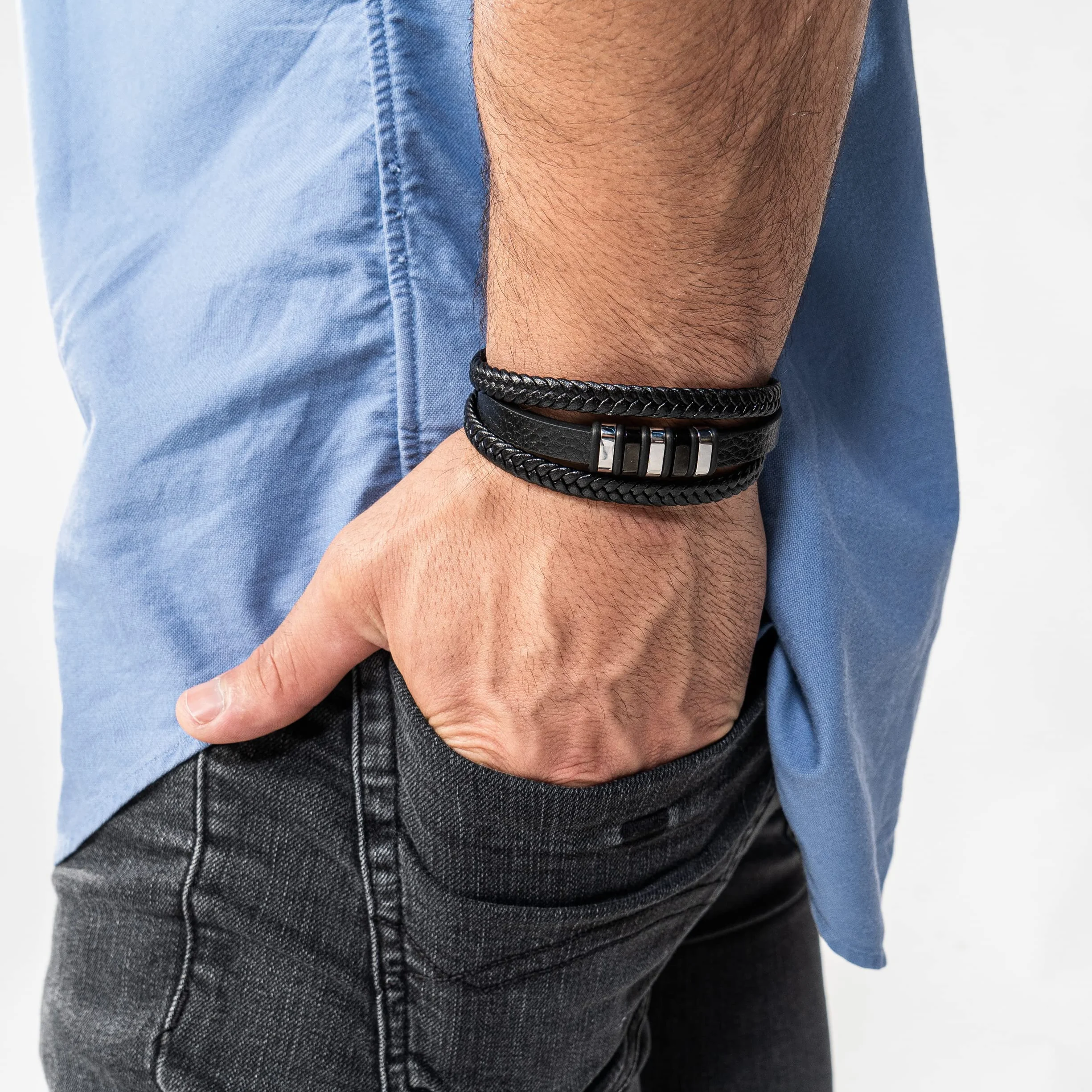 SERASAR | Pulsera de Cuero Premium [Glory] para Hombre en Negro | Cerradura Magnética de Acero Inoxidable en Plata y Oro | Joyero Exclusivo | Gran Idea de Regalo