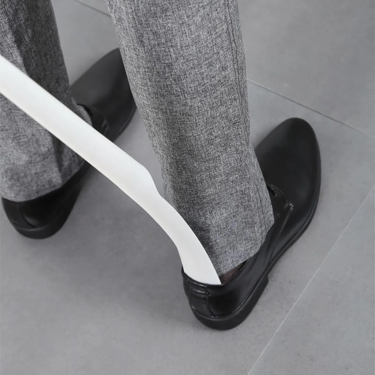 Calzador Largo con Diseño Autoportante Calzador Ergonómico de Zapatos Accesorio para Vestir Zapatos Cuchara para Calzado Portátil Material