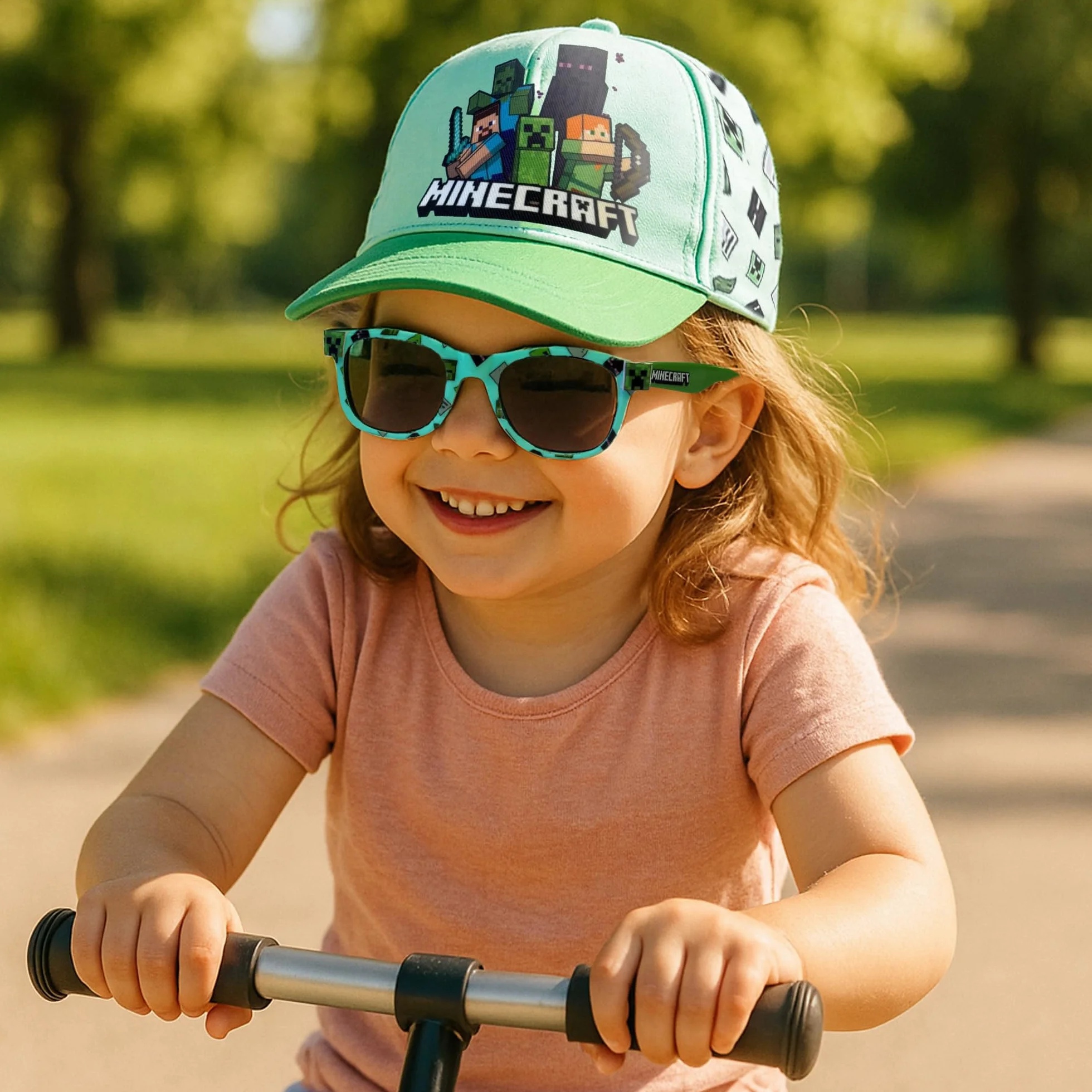 Toys & Gamers Minecraft - Juego de gorra y lentes de sol gratis, azul claro y verde, accesorios de personajes para niños