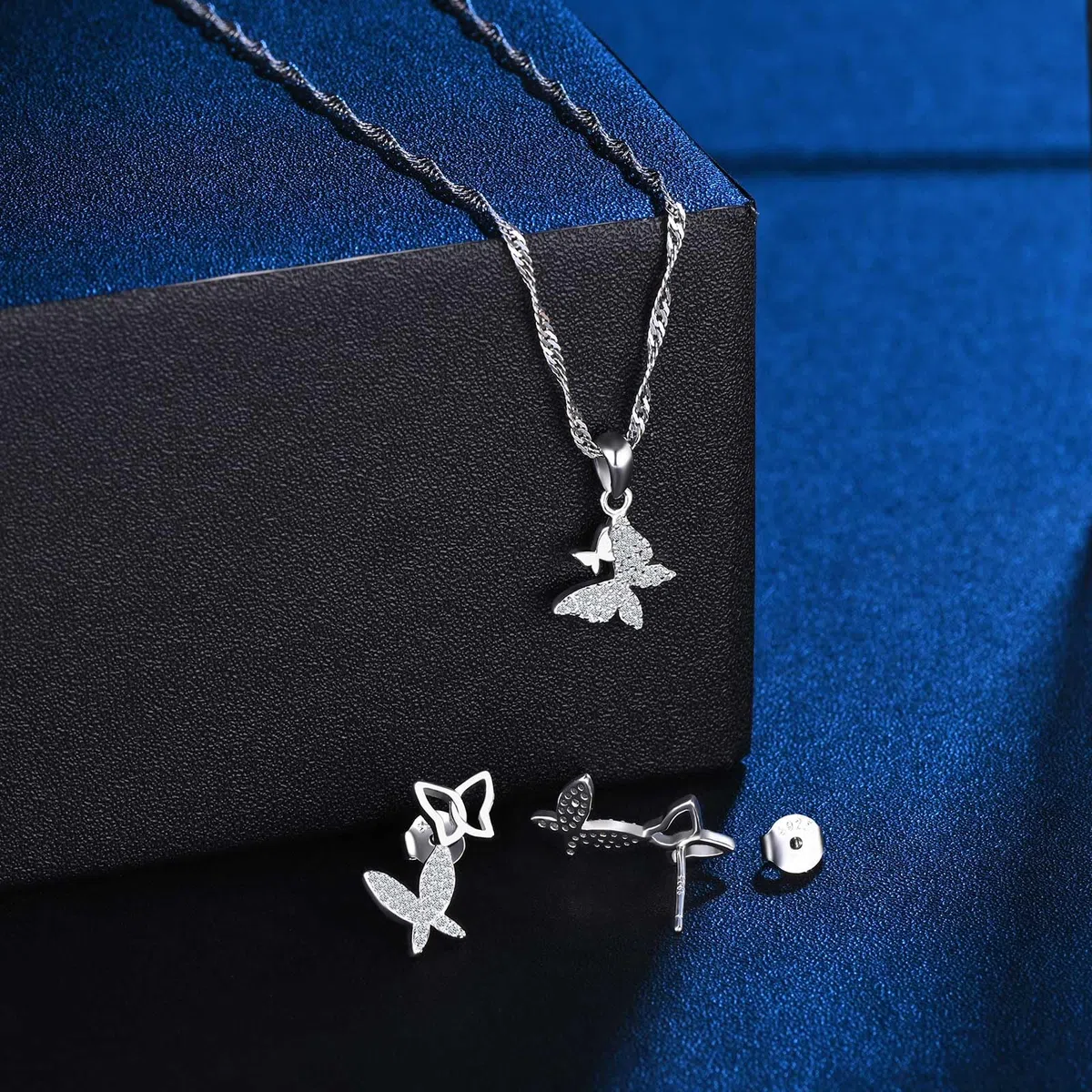 2 PCS Joyas Conjunto de Collar y Pendientes de Mariposas en Plata de Ley 925 con Circonitas, Pendientes Trepadores de Mariposas, Collar Colgante Mariposas para Mujer Niña