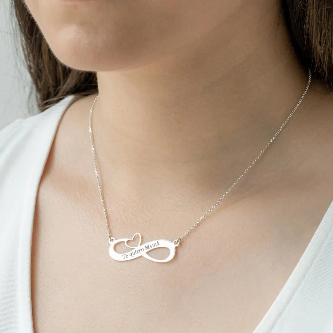 Collar Infinito con Corazón Personalizable en Plata de Ley Personalizado con cadena Rolo de 40cm + Alargador. Ideal para regalar a un ser querido: madres, abuelas...