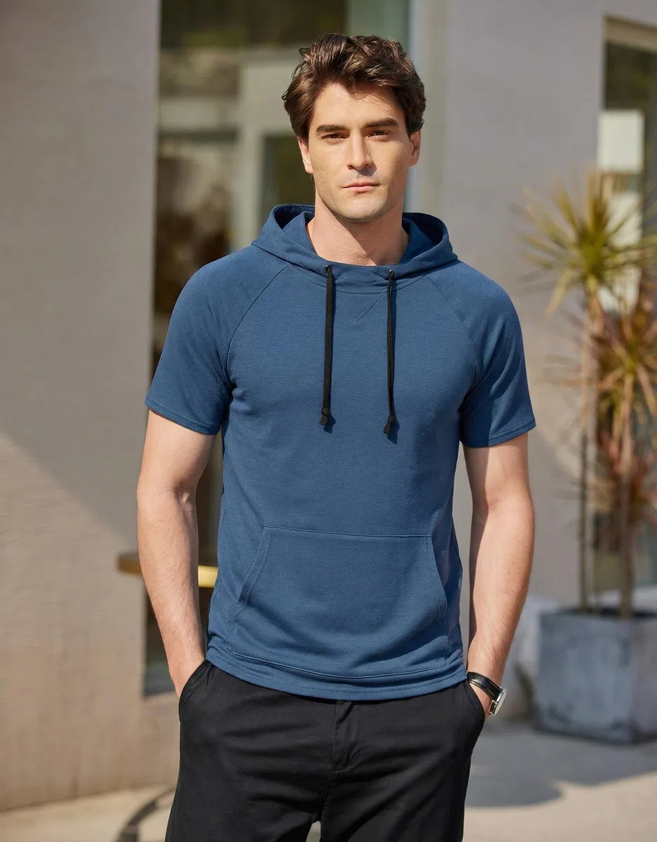 COOFANDY Sudadera con Capucha de Manga Corta para Hombre Camiseta Deportiva con Bolsillo Canguro Estilo Urbano y Fitness para Gym Running y Verano Casual Azul M