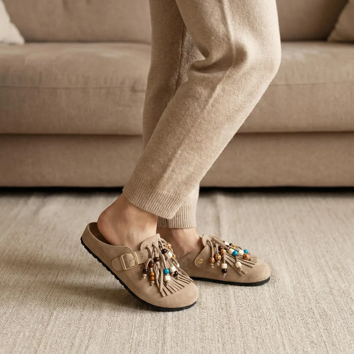 Zuecos para Mujer Estilo Boho con Flecos y Cuentas Decorativas, Ante Sintético, Suela EVA Antideslizante, Hebilla Ajustable 36-41