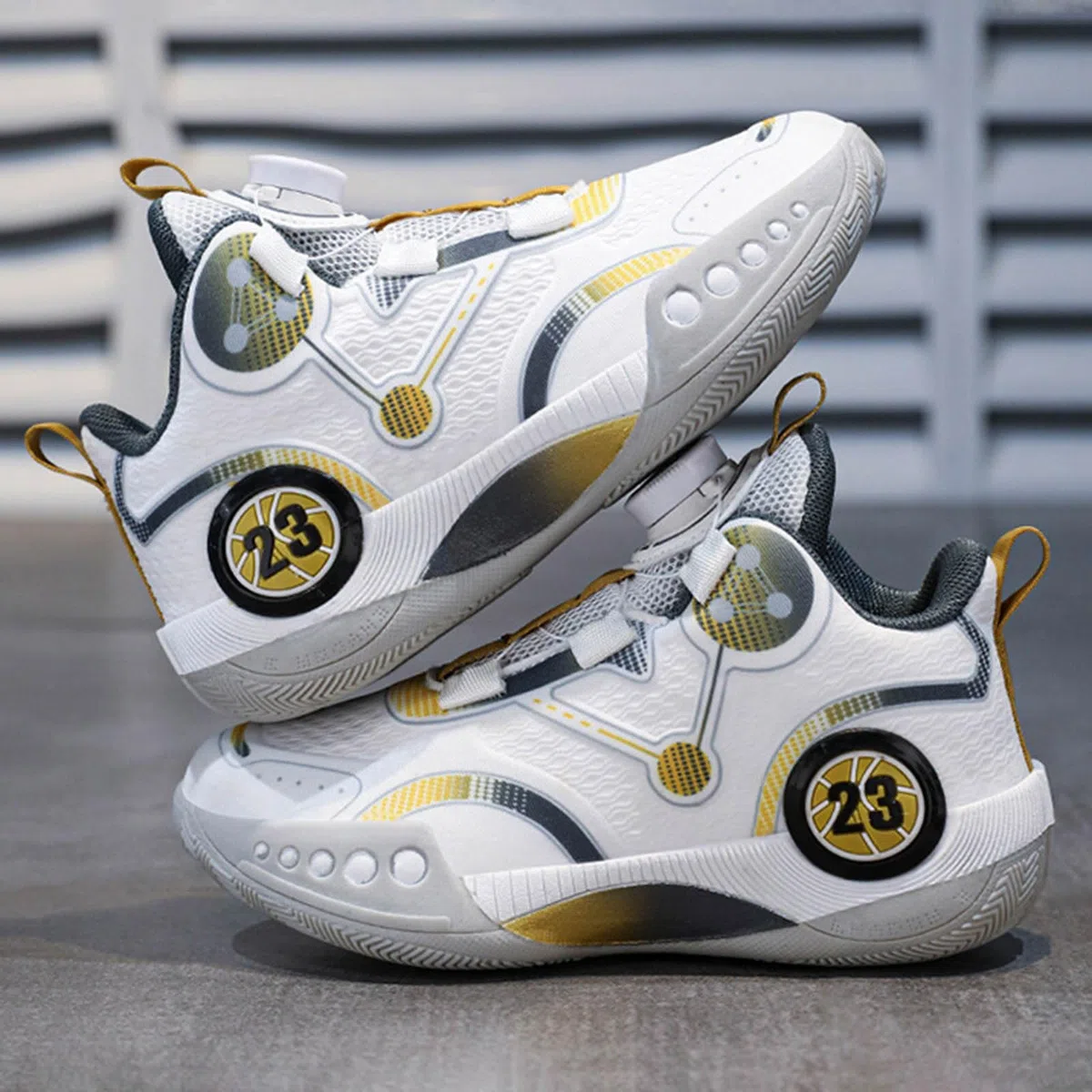Youth 2024 - Zapatillas de baloncesto de malla para niños con botones giratorios, zapatillas deportivas para niños medianos y grandes