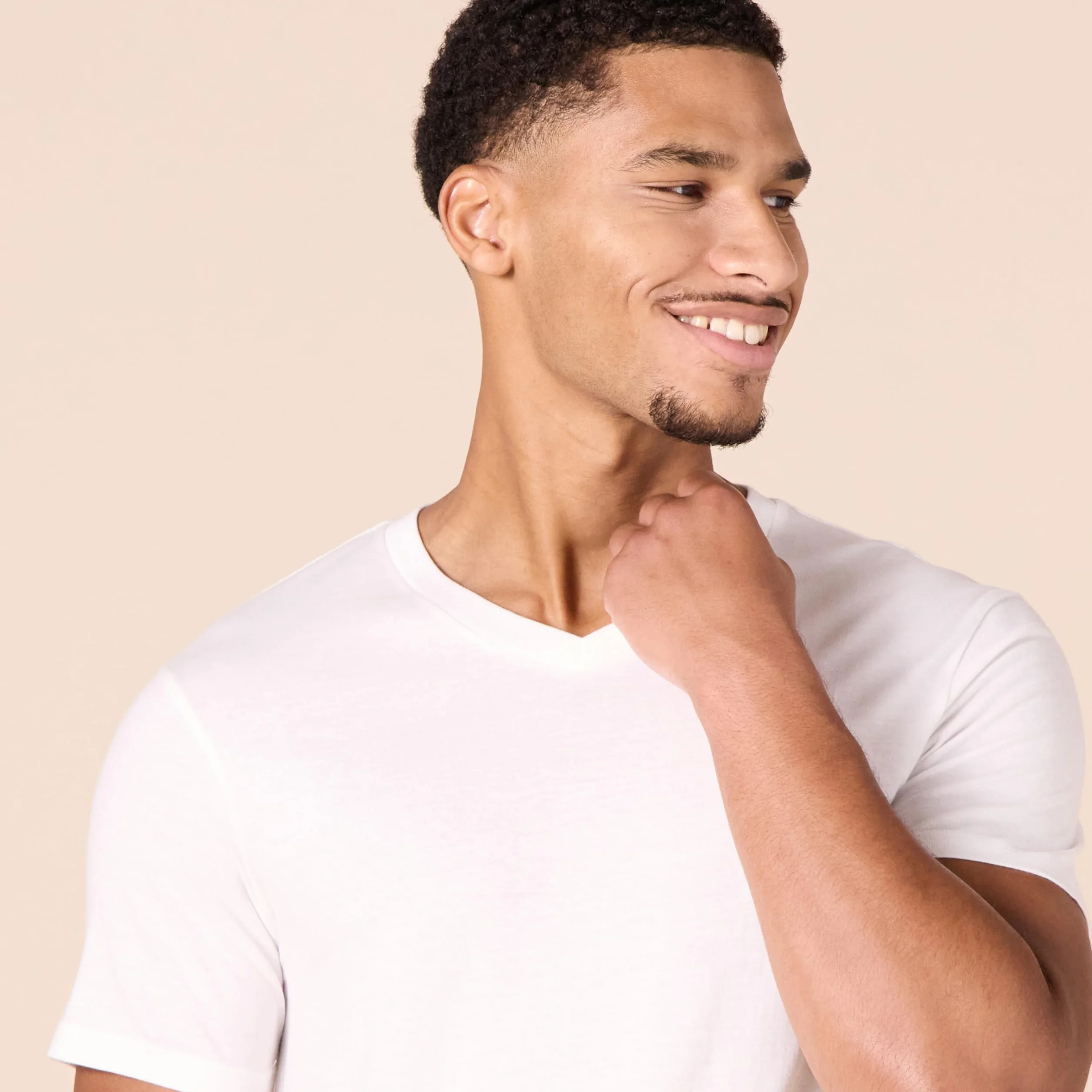 Amazon Essentials Hombre Camiseta Interior con Cuello en V, Transpirable, Algodón