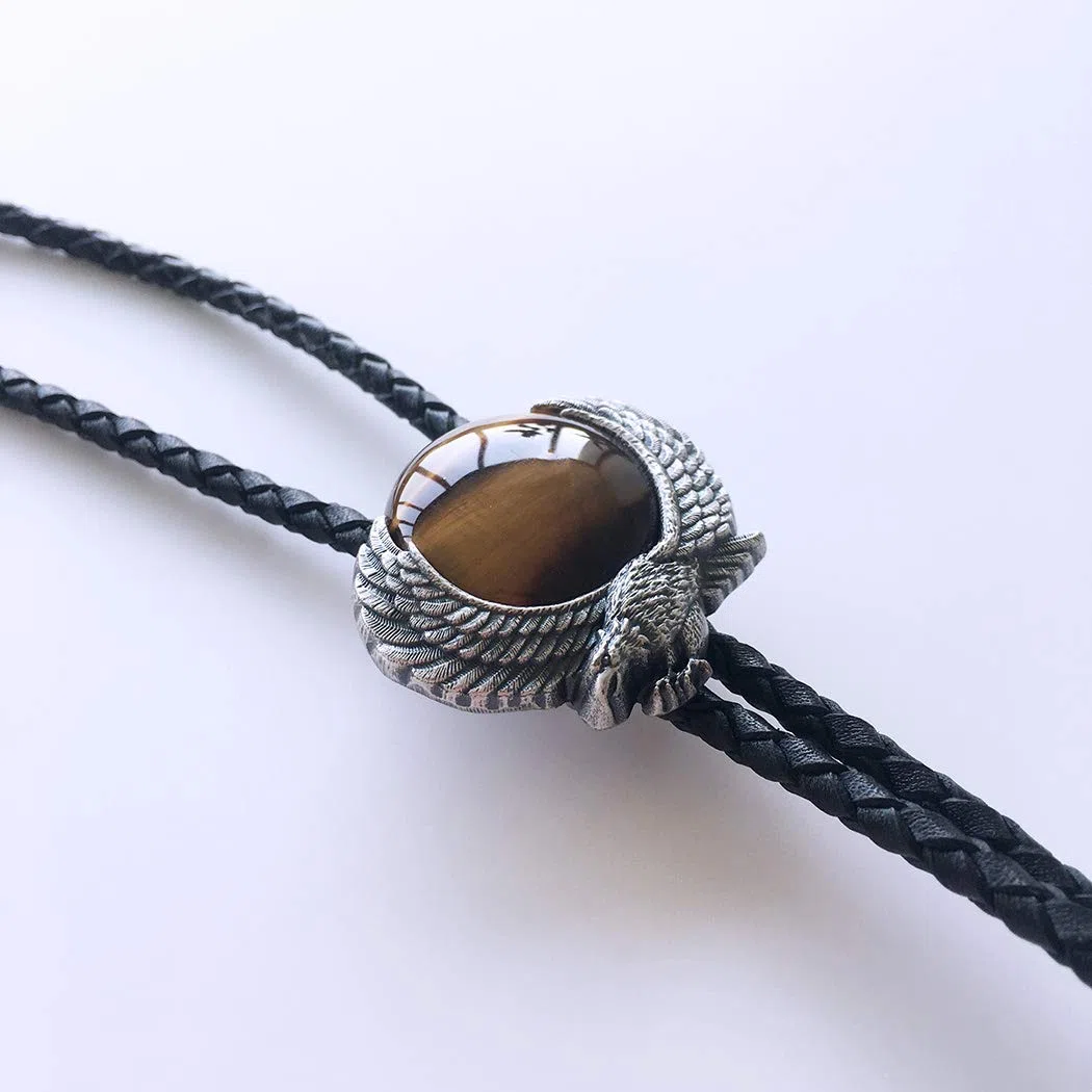 Vintage Fly Eagle W Nature Tiger Eye Stone Bolo Tie Collar de cuero