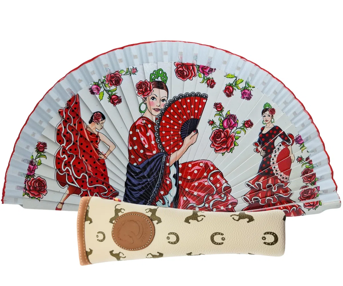 Abanico Plegable con Funda. Tela Estampada de Algodón sobre Madera. Dibujos de la Cultura española (Flamenco, Toreros, Toros, Bailaores etc...) (3 bailaoras Rojo)