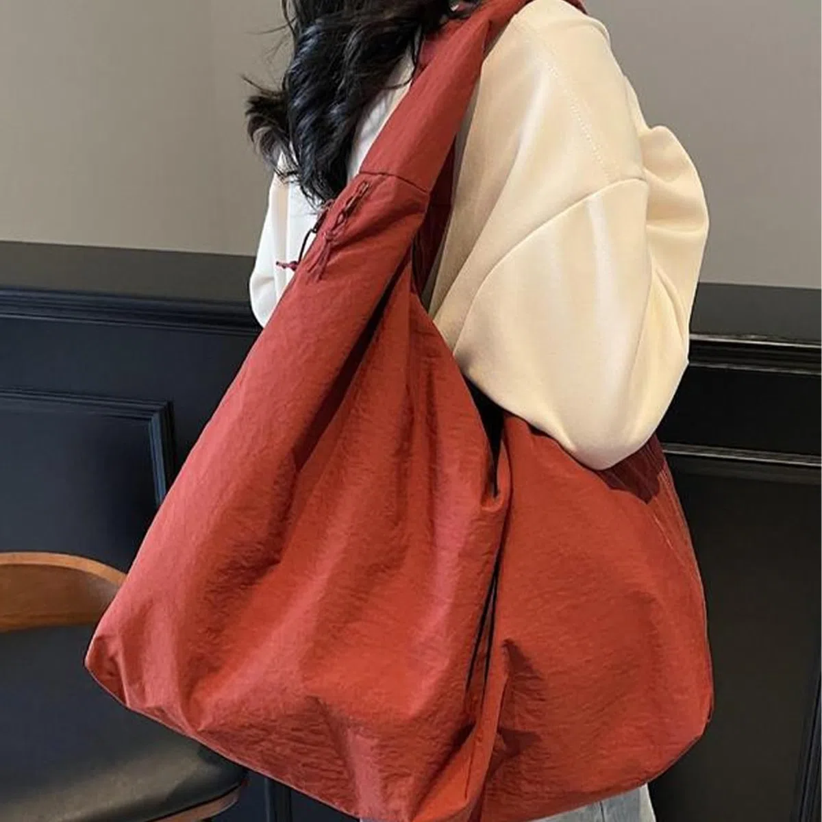 Genérico Bolso Luna Lush de Maison Ginza, bolso vintage, bolso de hombro grande de nailon for hombre y mujer, ideal for viajes, trabajo y negocios.