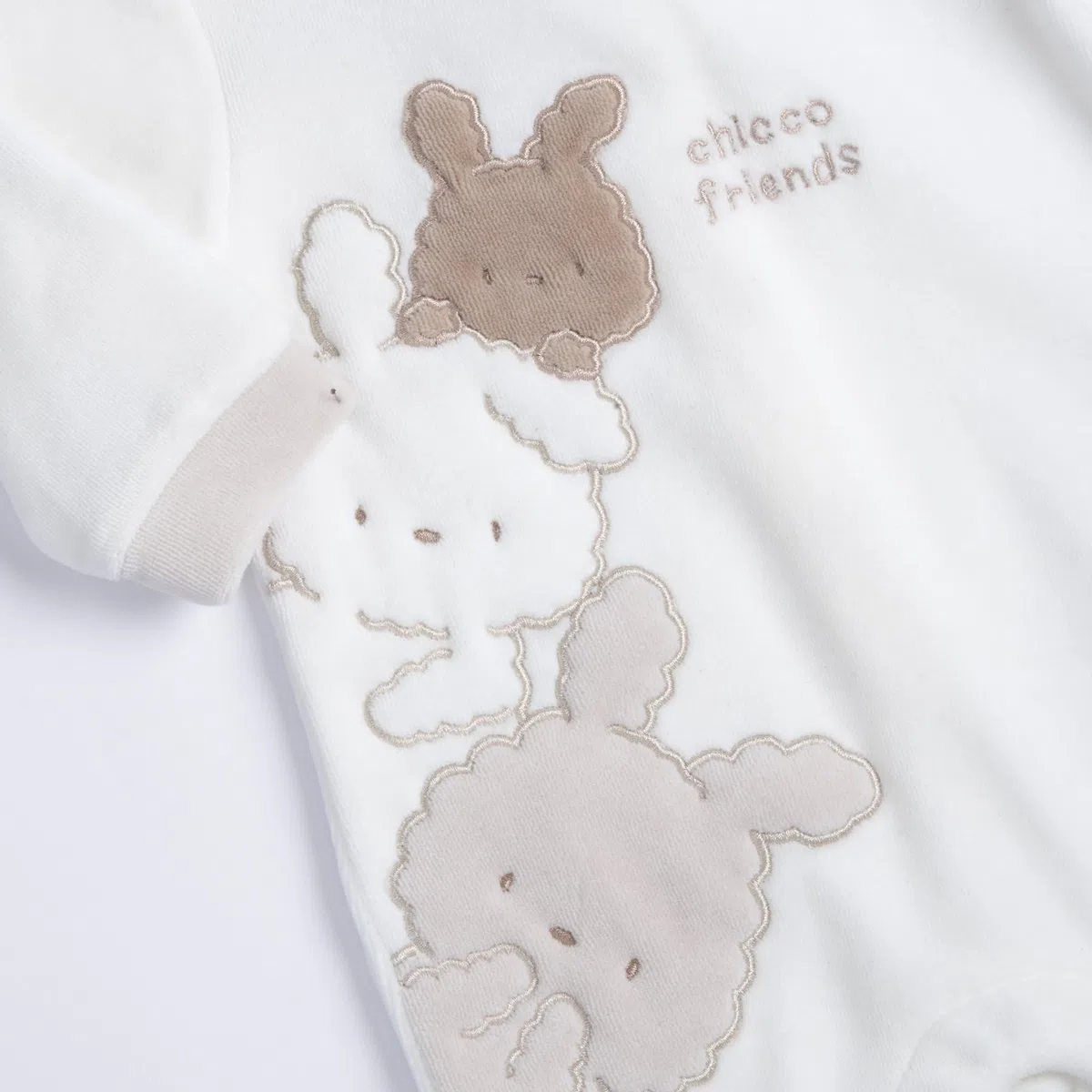 Chicco, Pijama de Bebé para Niña de Suave y Cálida Chenilla con Cómoda Abertura en la Entrepierna, Adeucado para el Invierno, Ropa de Bebé 0-24 Meses, Designed in Italy