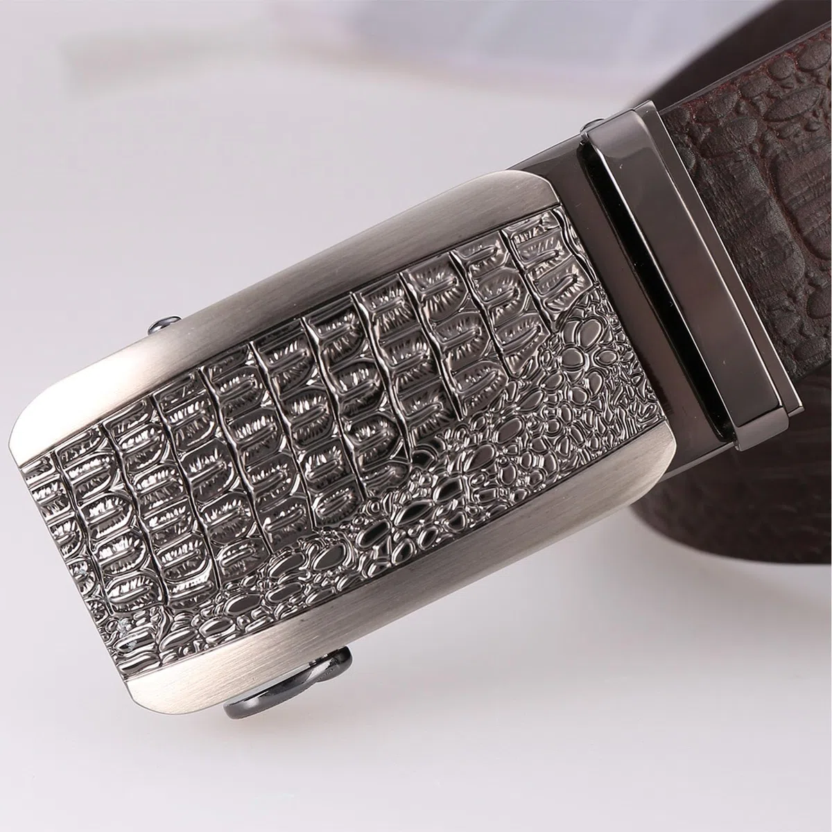 Cinturones Hombre Trinquete, Cinturones de Cuero Genuino Ajustable Negocio, Cinturón Lujo Casual Moda con Hebilla Metal Automática Grabada 3D en Aleación,Marrón,125CM/49.2''