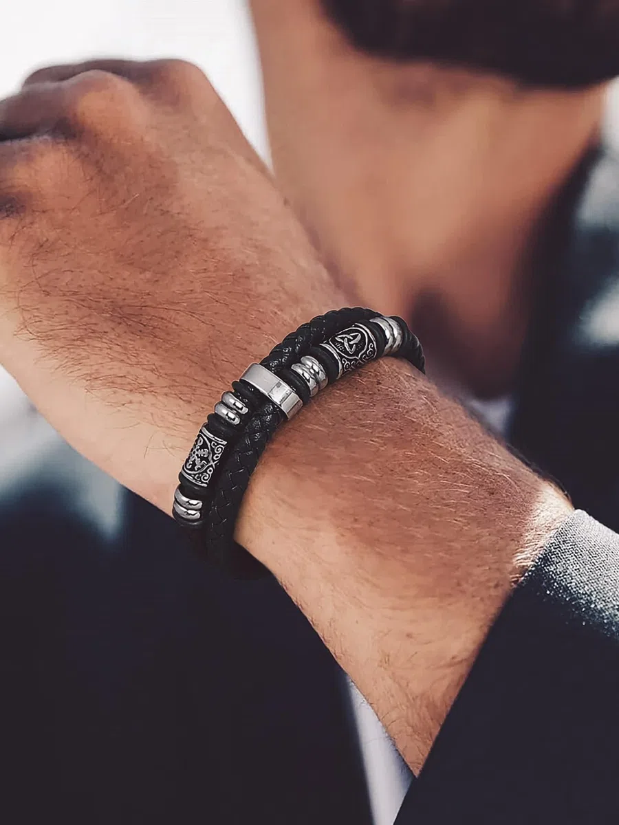 Bandmax Pulsera Viking Cuero Hombre con Charms Brújulas, 19cm 21cm 23cm 25cm Largo, Broche Imán Robusto, Personalizable, Incluye Joyero