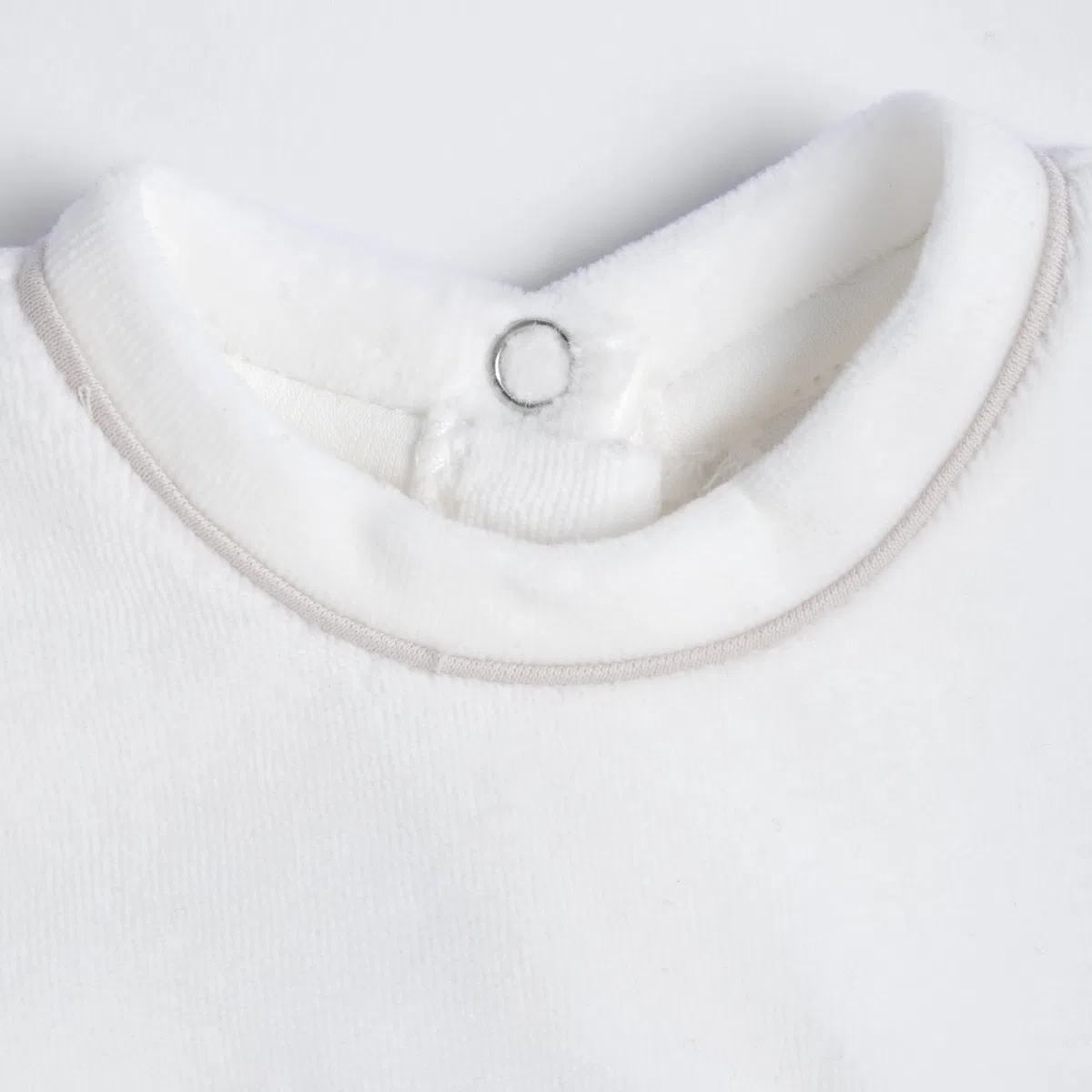 Chicco, Pijama de Bebé para Niña de Suave y Cálida Chenilla con Cómoda Abertura en la Entrepierna, Adeucado para el Invierno, Ropa de Bebé 0-24 Meses, Designed in Italy