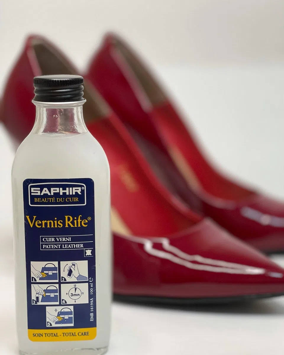 Saphir Vernis Rife 100 ml – Limpiador y abrillantador para cuero charol negro | Protege contra grietas y marcas | Brillo intenso sin siliconas | Con gamuza de aplicación