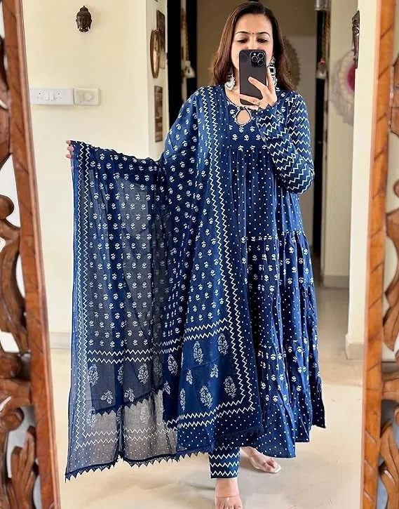 Pantalón Kurta de algodón índigo con estampado a mano para mujer con Dupatta