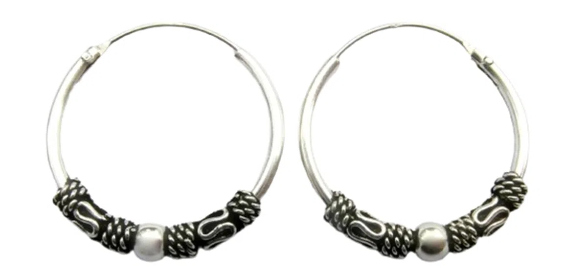 Dos Aros de Plata 925 Estilo Bali – Par de Pendientes Criollas Piercing Unisex Hechos a Mano de 18 mm – Diseño Étnico Artesanal en Plata de Ley – Modelo 32