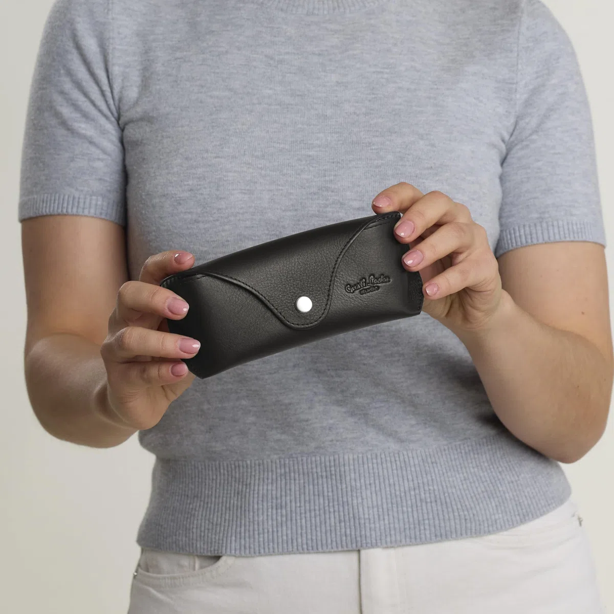 Gusti Cornelius - Funda para gafas de piel para hombre y mujer