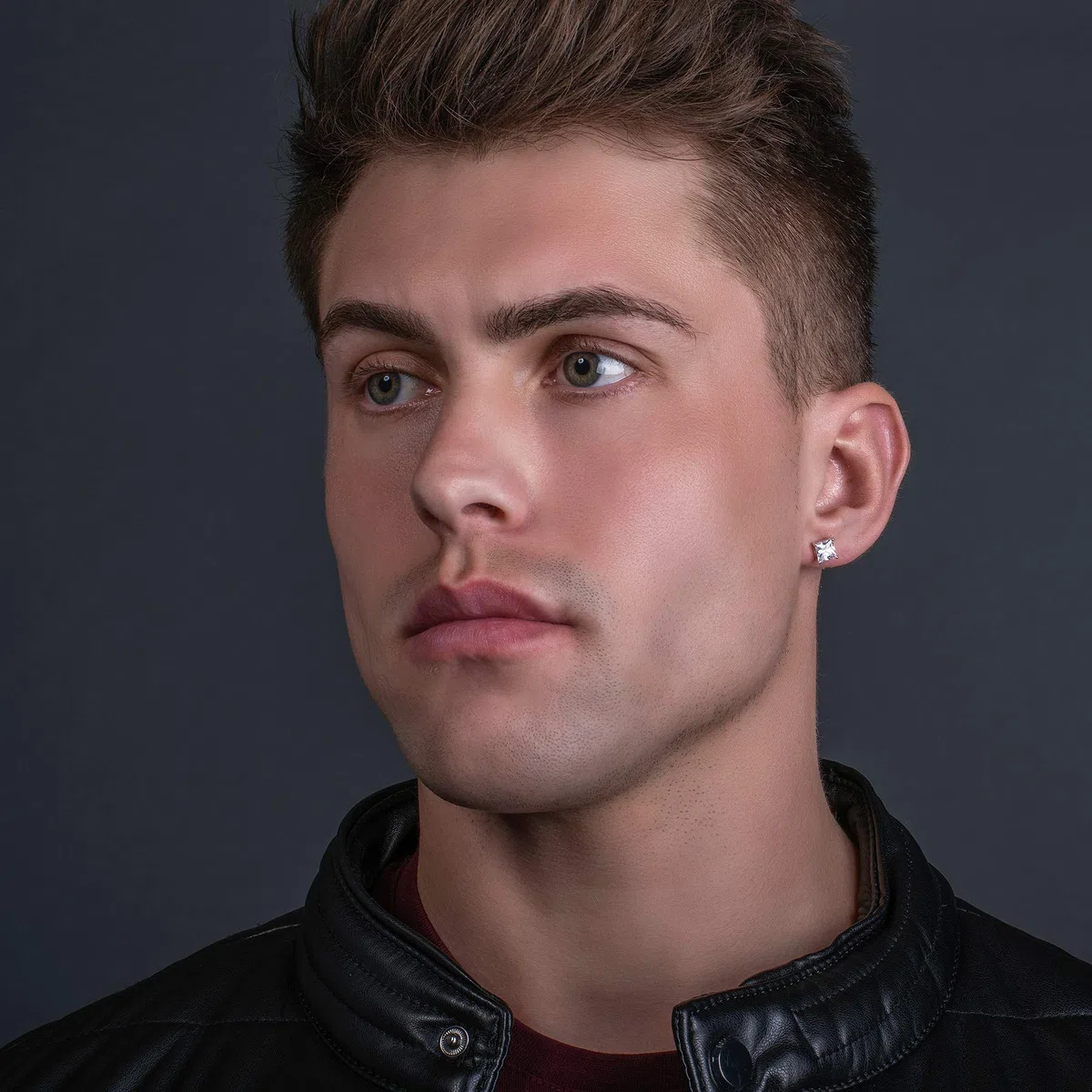 Namana Pendientes Cuadrados de Plata para Hombre, Pendientes de Plata para Hombre con Solitario de 6 mm Circonita Cúbica Cuadrada, Regalo de Joyería para Hombres