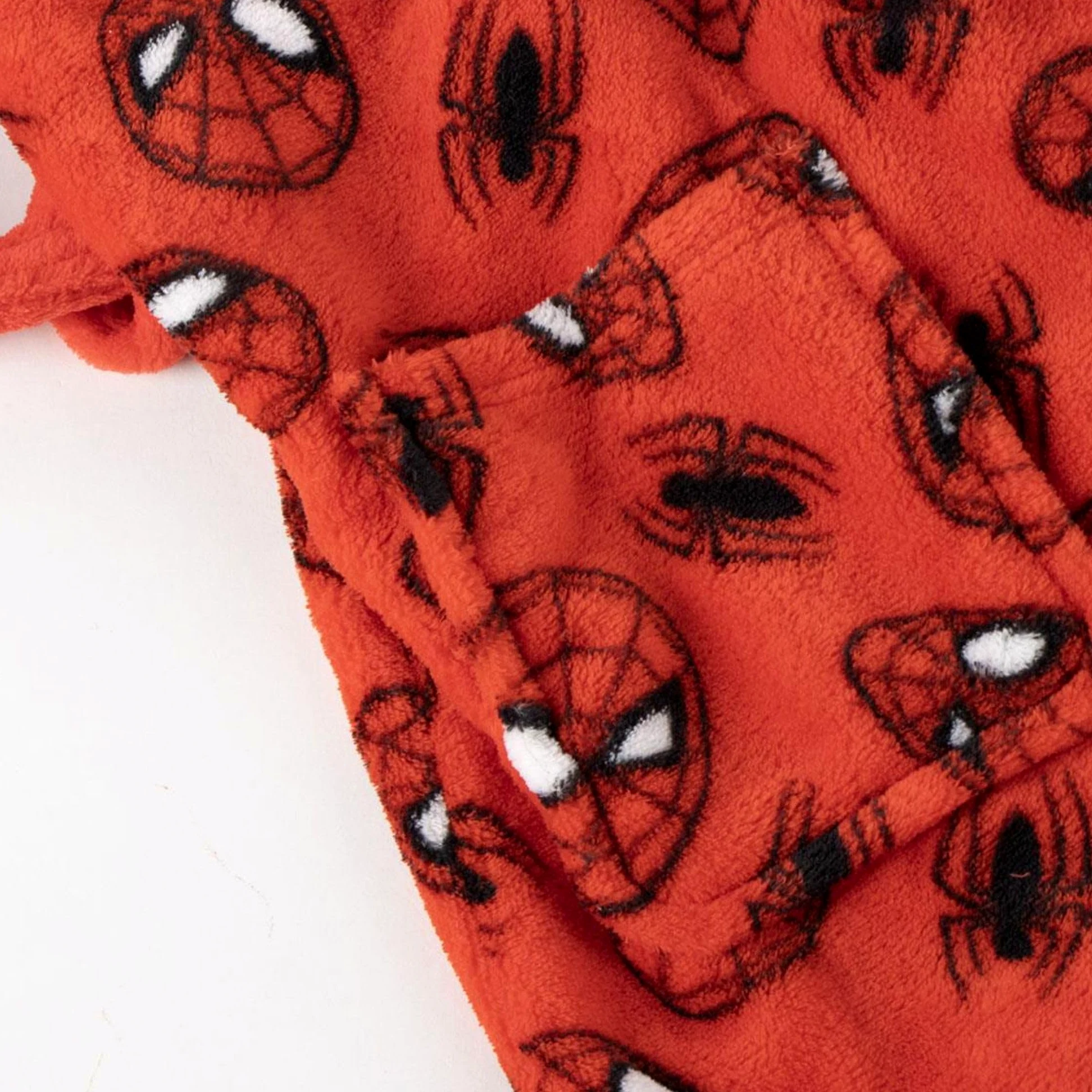 Batín Spiderman suave niños y niñas con capucha y cinturón – Bata casa Spiderman calentita y cómoda con tejido tipo polar y diseño oficial