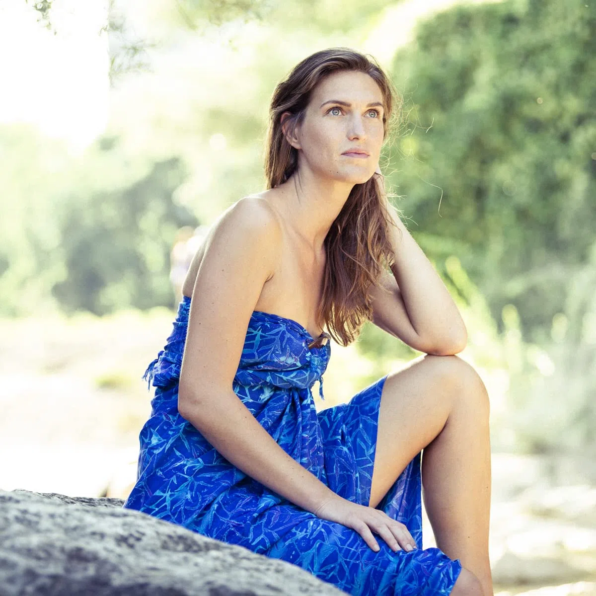 PANASIAM Pareo Tonos Azules - Pareo de Viscosa Opaca - Falda Cruzada | Para mujer & hombre, pareo de playa, vestido de playa ligero, cubre bikini ligero o toalla de playa, pieza única artesanal