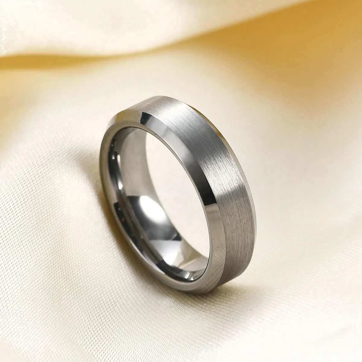 Anillo Tungsteno de Mujer Grabado Personalizado,Anillos 4/6/8MM con Redondo Mate Anillos Compromiso Plata Anillos de Compromiso Pareja
