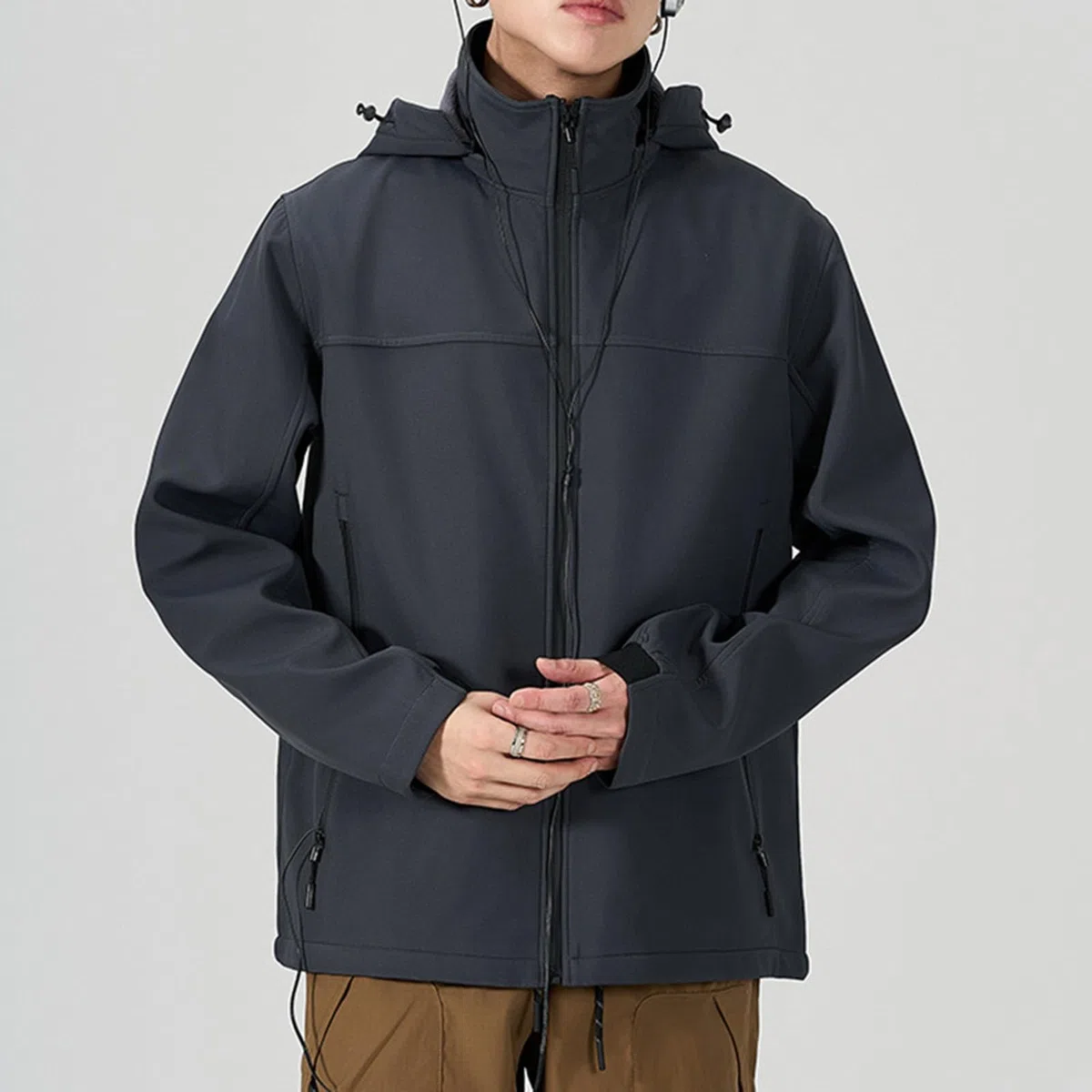 Mujer al aire libre montañismo ropa deportiva con senderismo impermeable abrigo cortavientos de longitud media