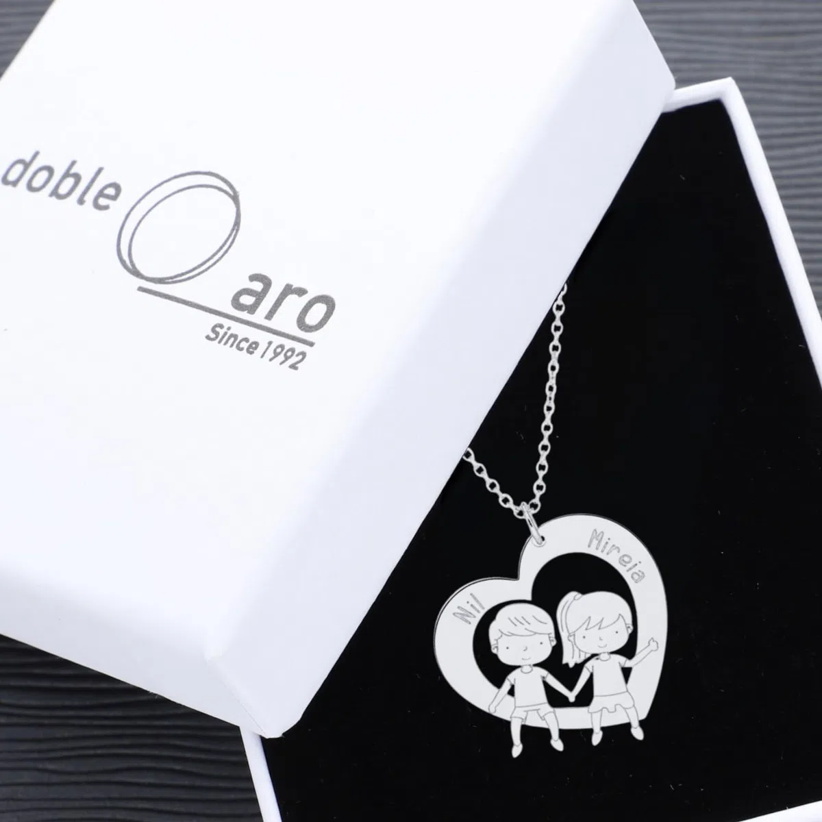 Collar Corazón Personalizado con Niño/Niña en Plata de Ley 925 – Grabado con Nombres – Joyería Personalizada Mamá – Regalo Día de la Madre, Cumpleaños, Aniversario, Familia, Hijos