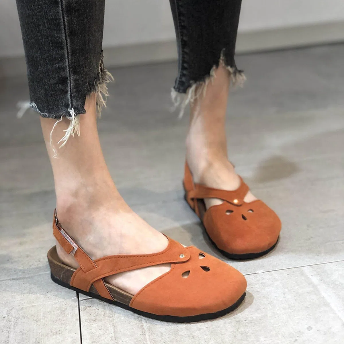 HAOLEI Zapatos Verano Mujer,Sandalias Mujer Comodas Hueco Sandalias Ajustable con Hebilla Casual Sandalia de Planas con Punta Cerrada Moda Minimalismo Zapatillas Comodas de La Playa